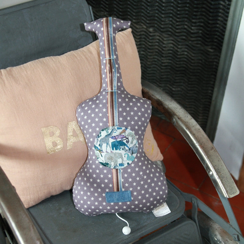 Barnabe Musical Guitar