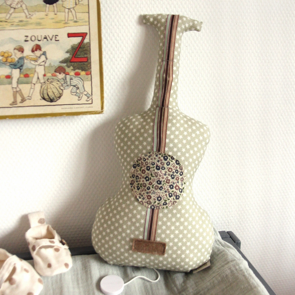 Barnabe Musical Guitar